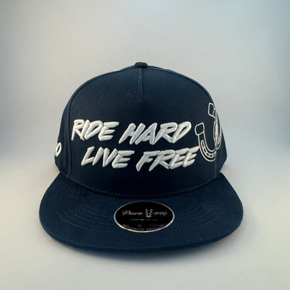 Cabalga Duro,Vive Libre