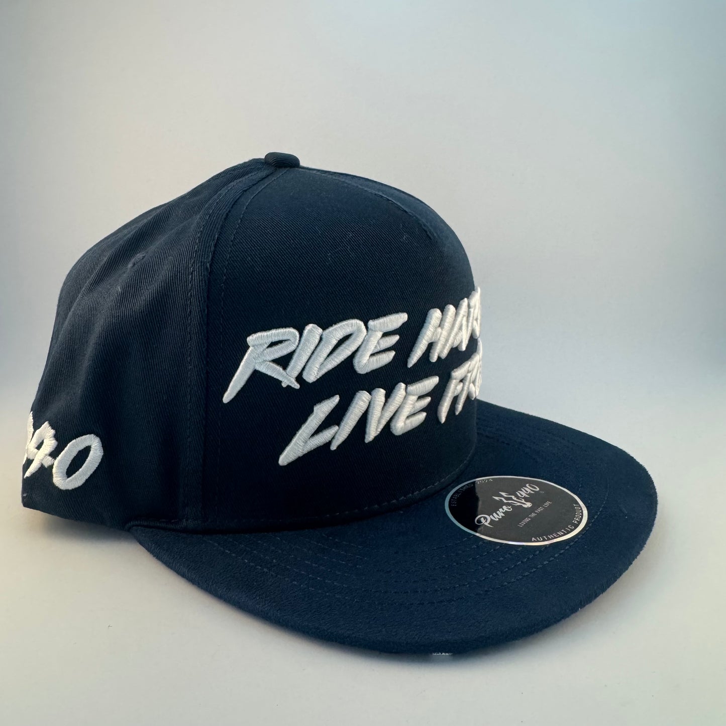 Cabalga Duro, Vive Libre