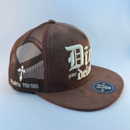 Dios por Delante Marron